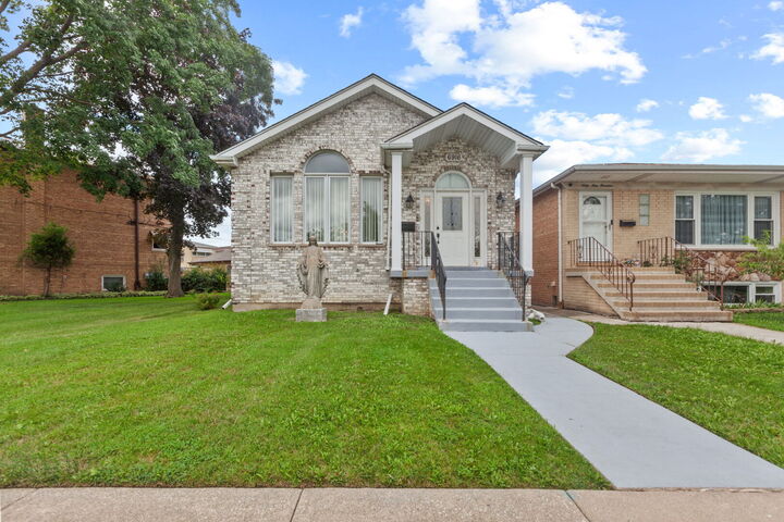 6916 W Forest Preserve Drive W  Harwood Heights IL 60706 photo
