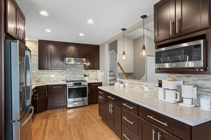 Property Photo:  21 W Bradley Street  IL 60016 