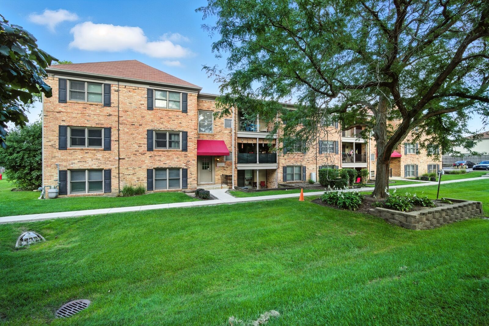 Property Photo: 1722 Fayette Walk A IL 60169