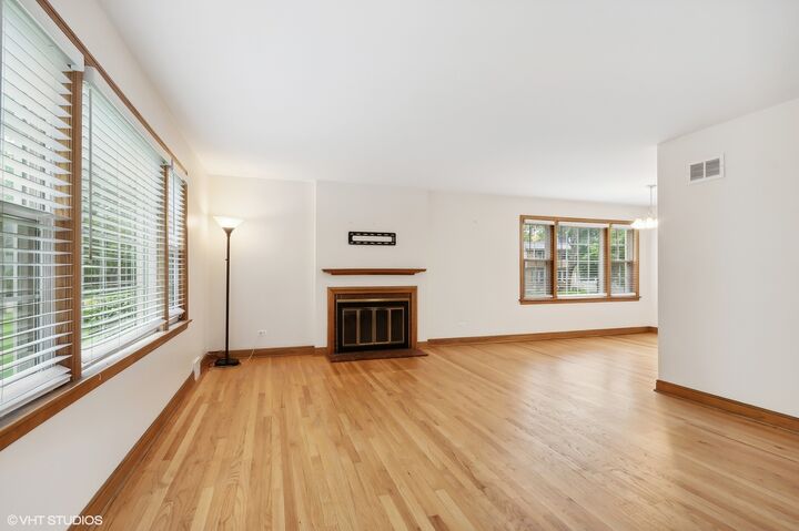 Property Photo: 402 Berry Road IL 60010