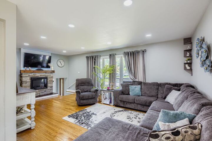 Property Photo: 4509 W 105th Street IL 60453