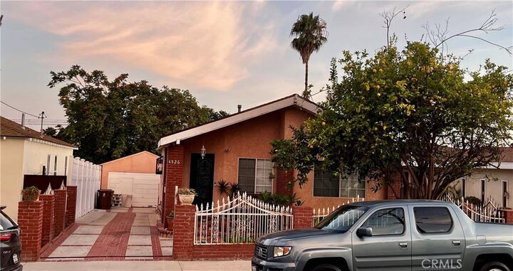 4526 W 136th Street  Hawthorne CA 90250 photo