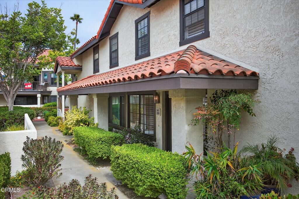 Property Photo: 2384 Vina Del Mar CA 93035