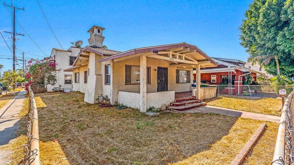 Property Photo:  3496 E 4th Street  CA 90063 
