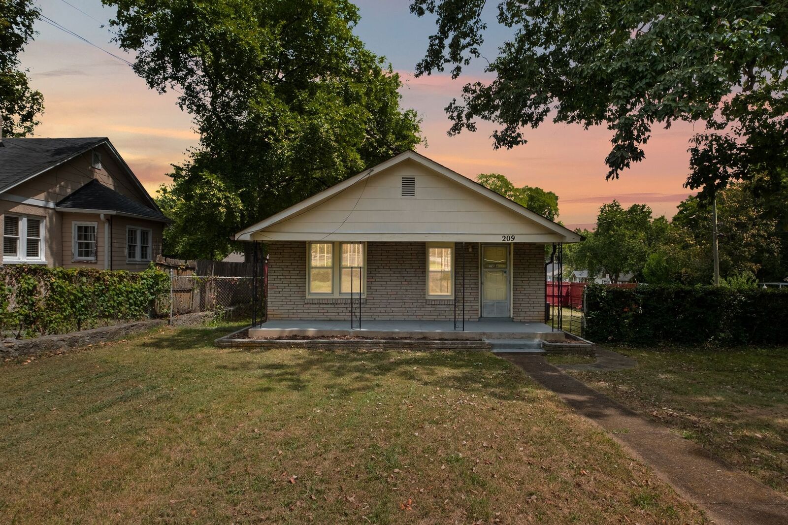 Property Photo:  209 Forest Park Rd  TN 37115 