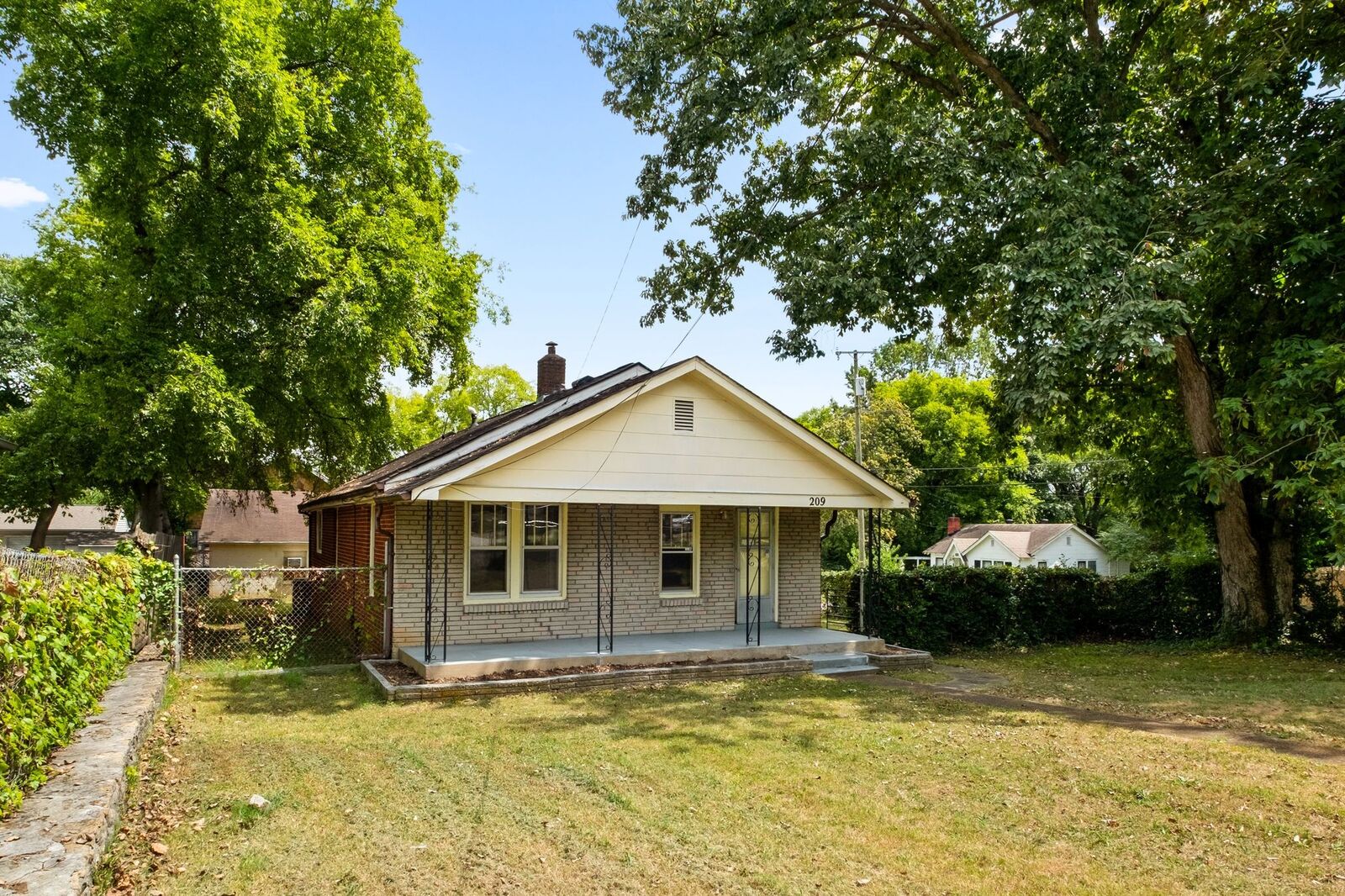 Property Photo: 209 Forest Park Rd TN 37115