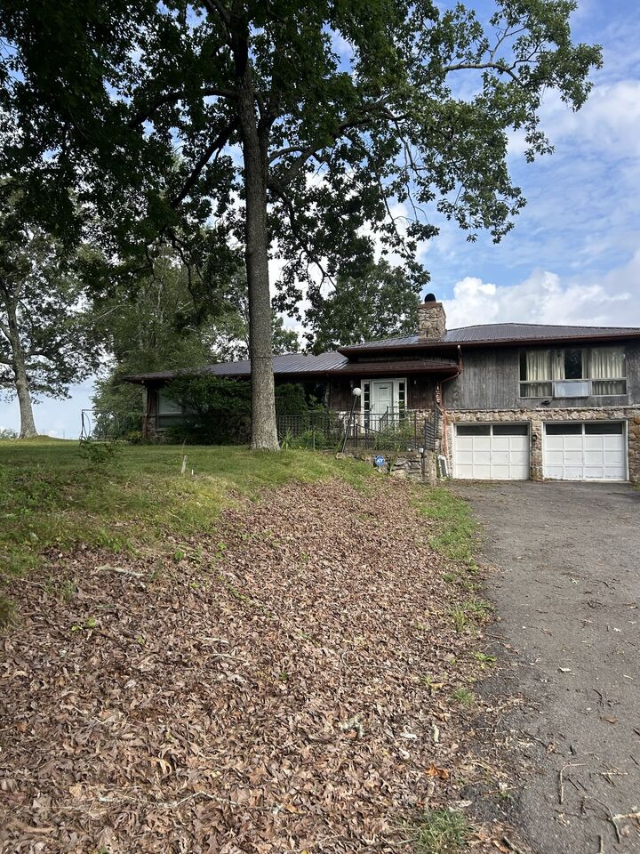 Property Photo: 612 Old Florence Pulaski Rd TN 38468