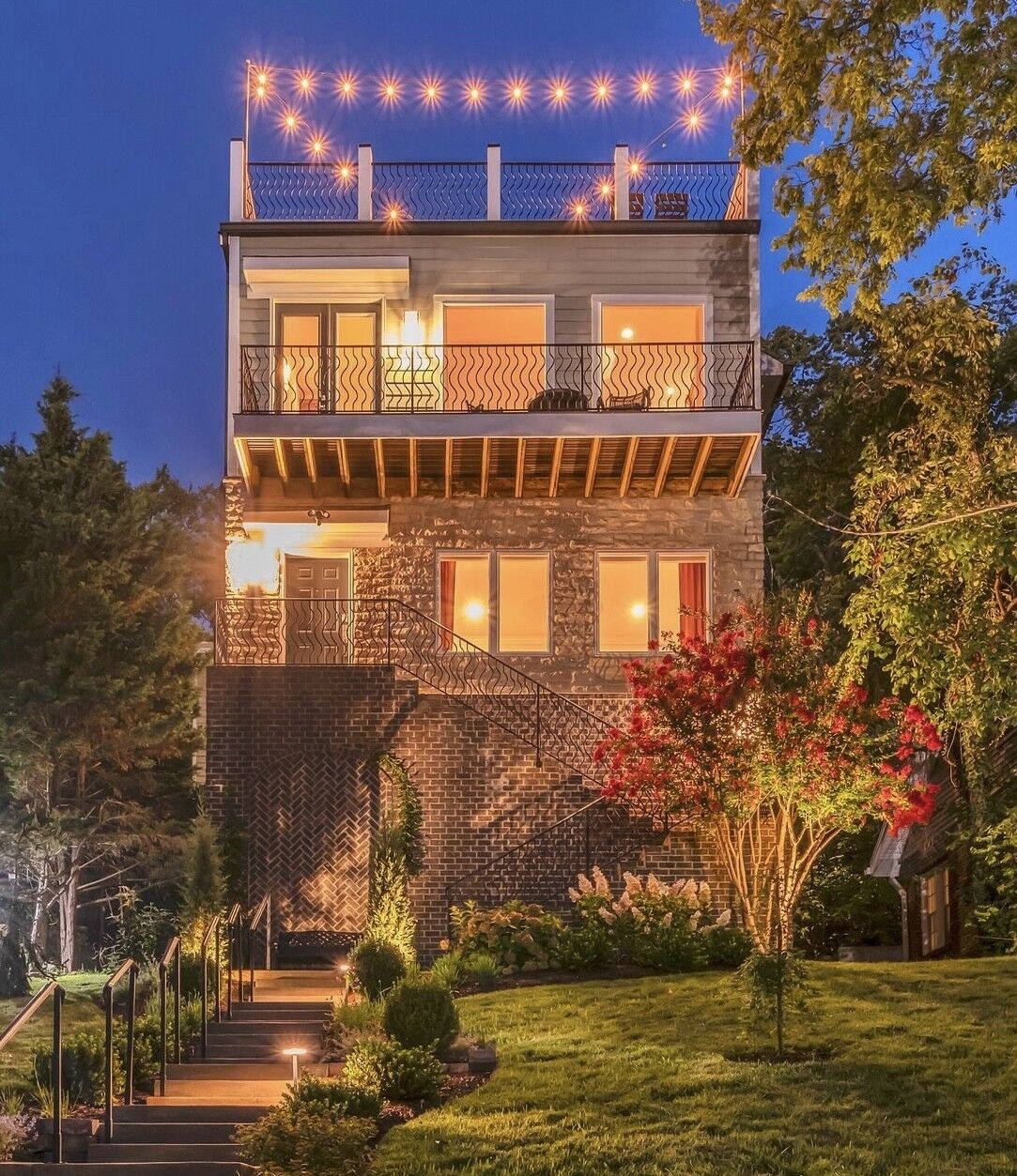 Property Photo: 305 32nd Ave S TN 37212