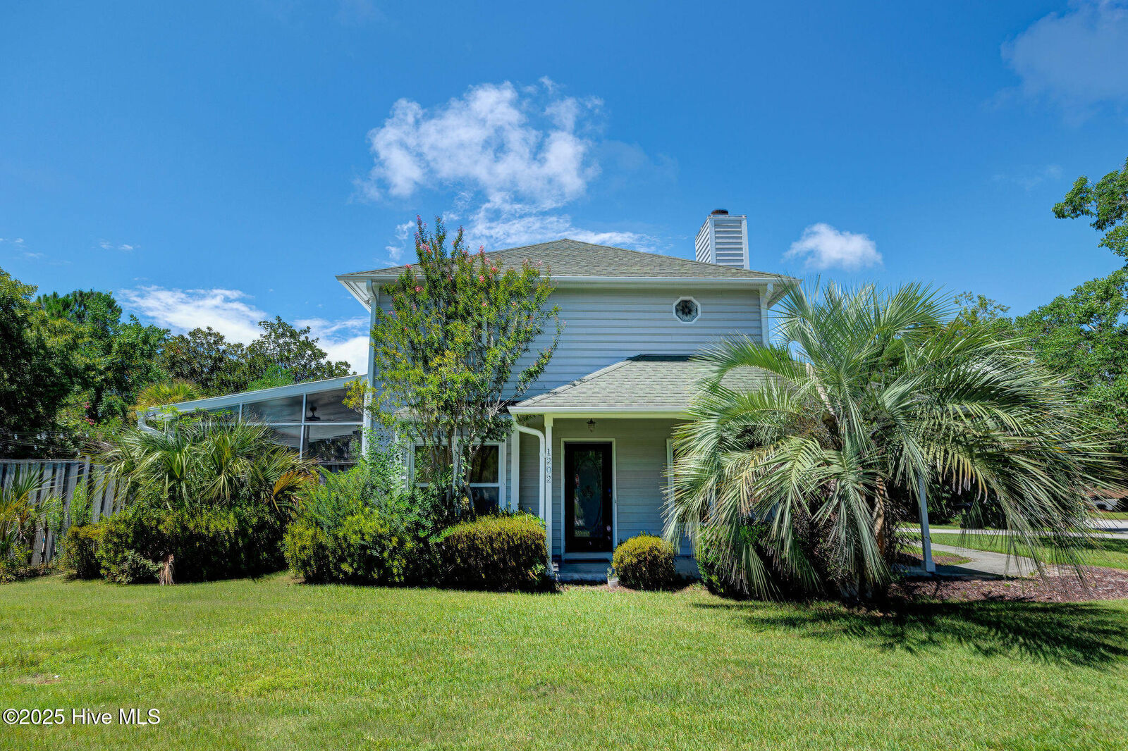 Property Photo: 1202 Beresford Court NC 28409