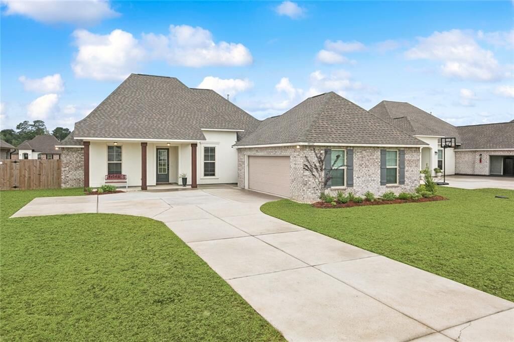 Property Photo: 44167 Huntley Road LA 70403