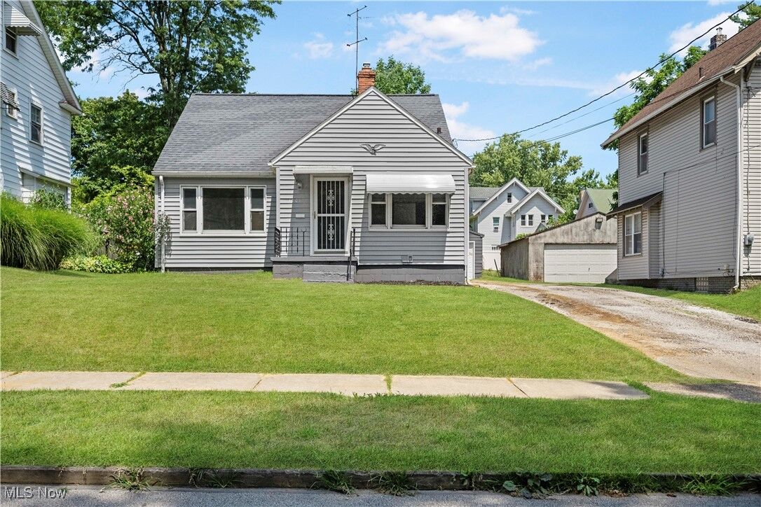 Property Photo: 1001 Emma Avenue OH 44302