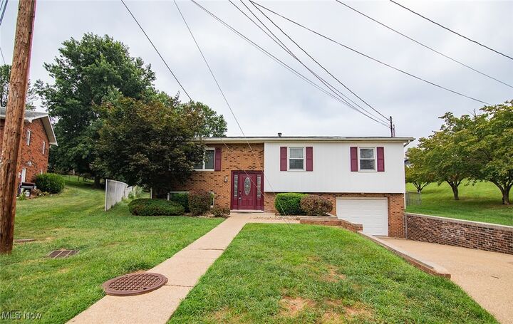 Property Photo:  1665 Lake Hills Court  WV 26101 