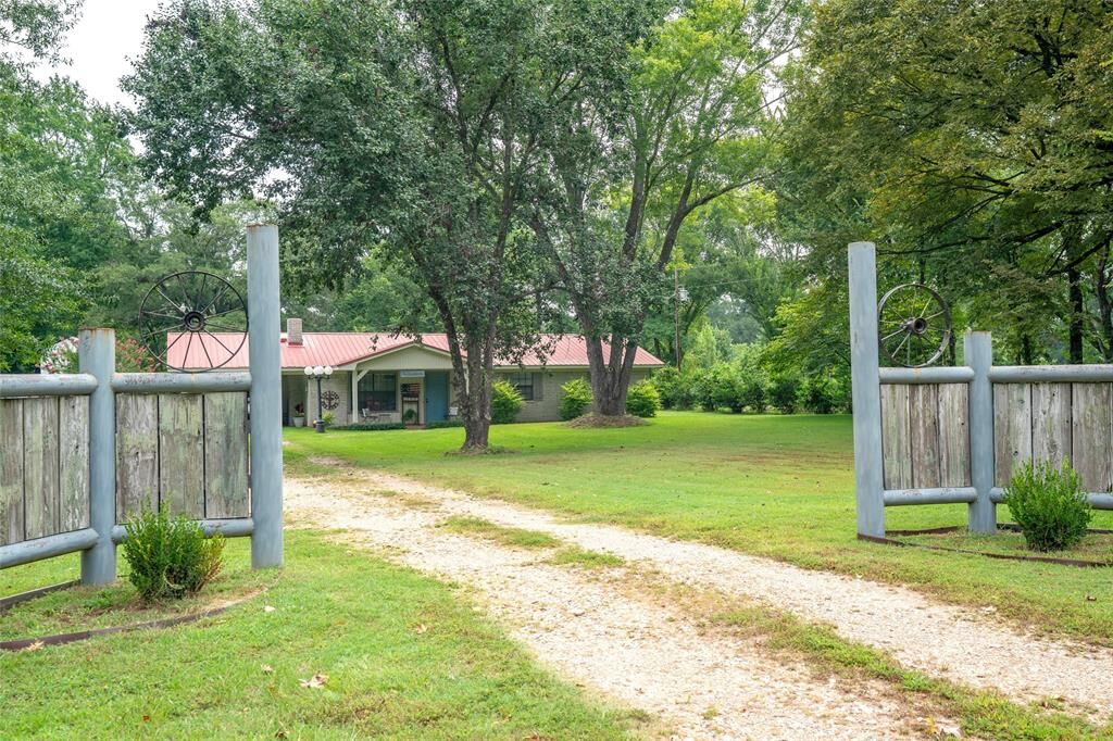 Property Photo:  4512 Fm 114  TX 75554 