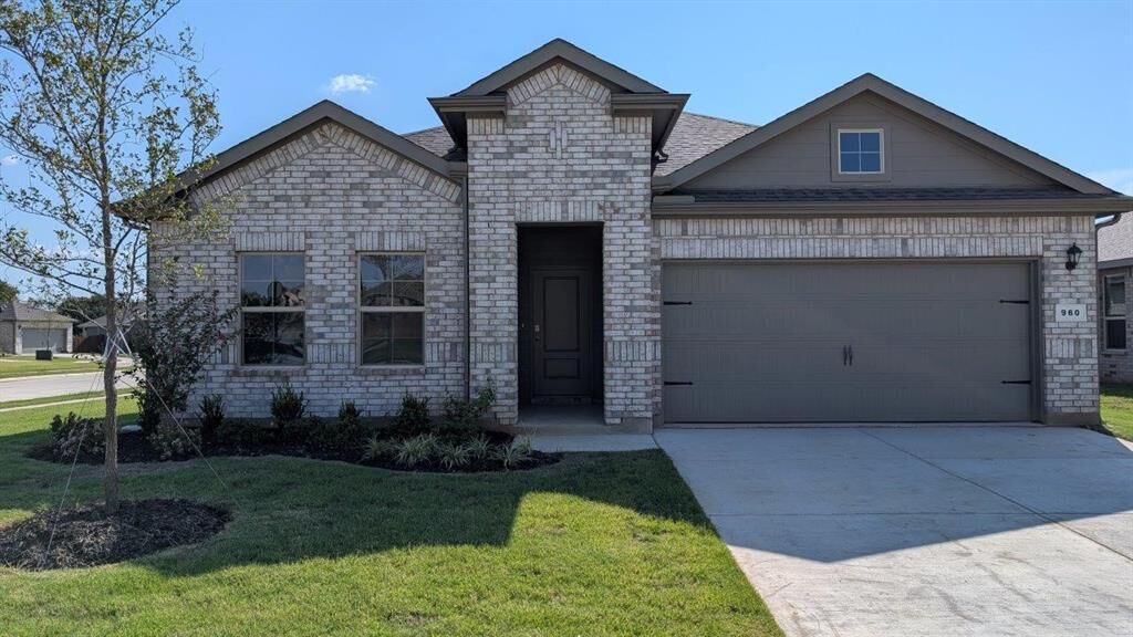Property Photo:  960 Traction Trail  TX 76031 