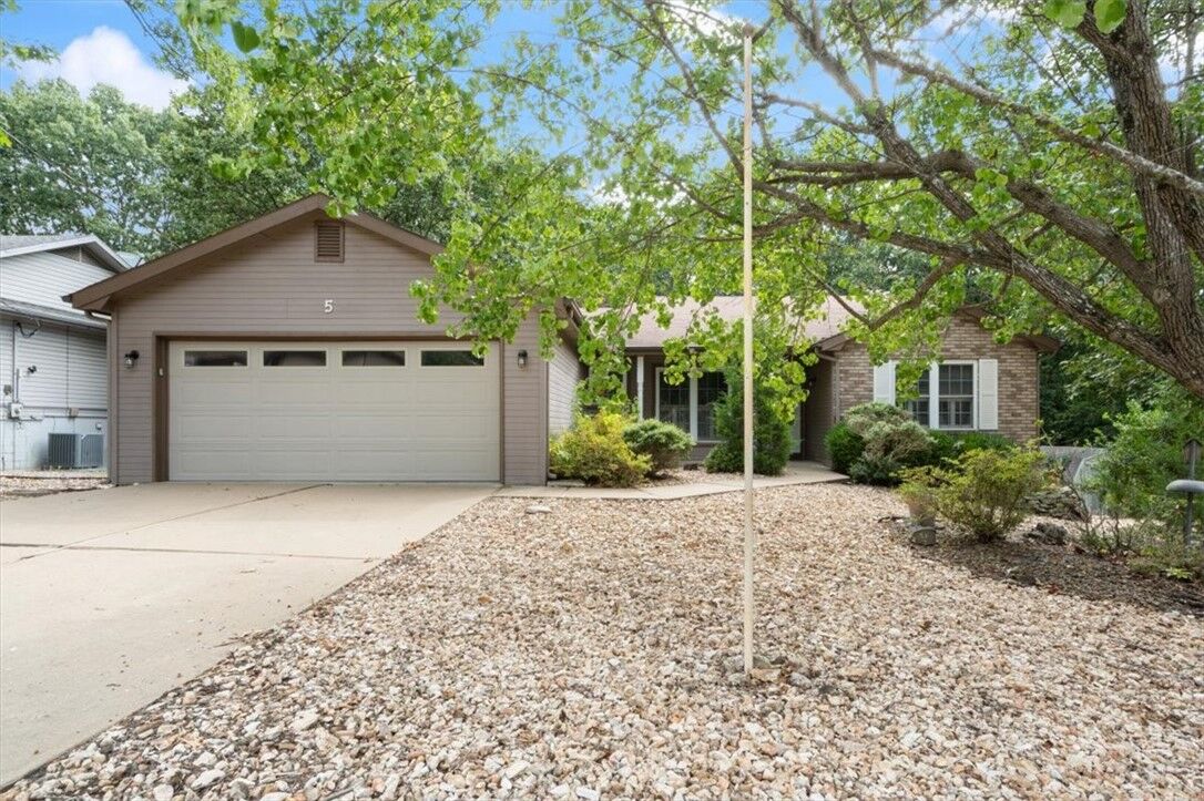 Property Photo: 5 Haslingden Lane AR 72715