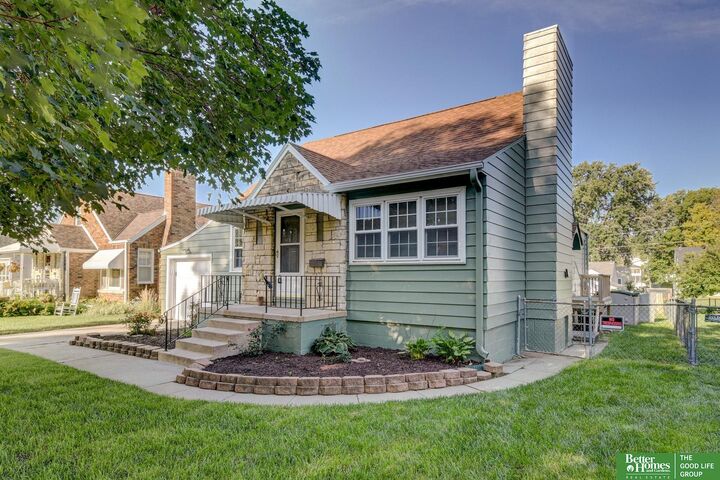 Property Photo: 6032 S 41 Street NE 68107