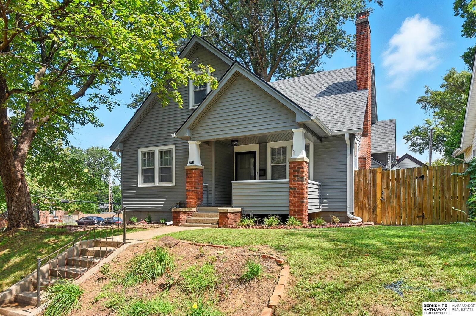 Property Photo: 2819 N 49 Avenue NE 68104