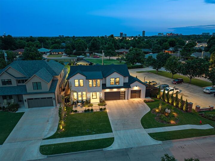 Property Photo: 2760 W Country Club Drive OK 73116