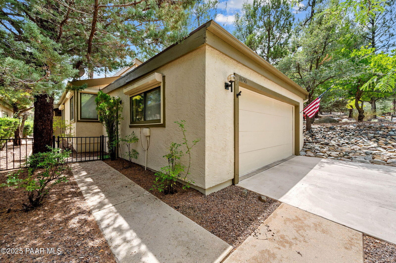 Property Photo:  1695 Kaibab Loop  AZ 86303 