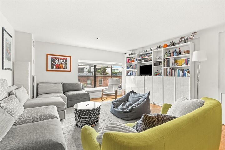 Property Photo: 357 Commercial St 514 MA 02109