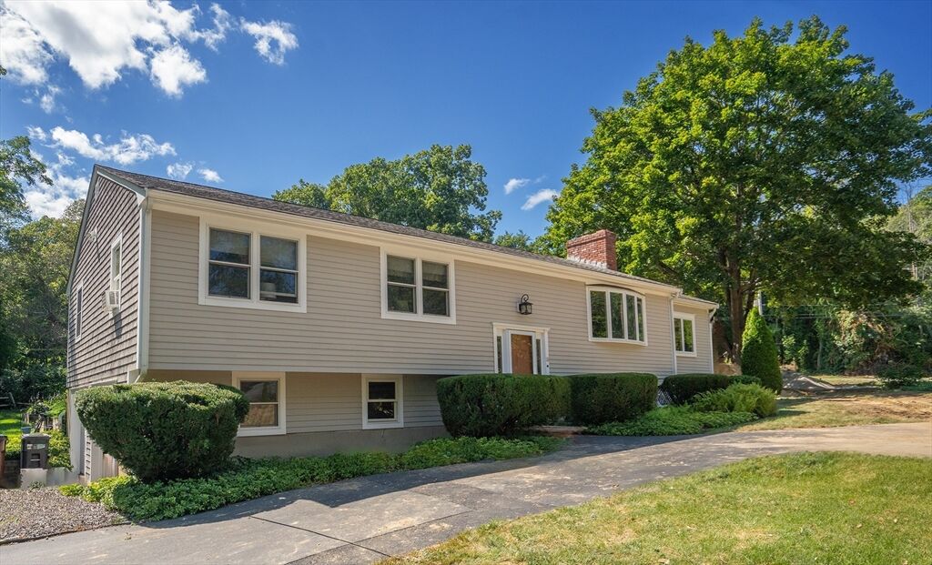 Property Photo:  18 River Rd  MA 01860 