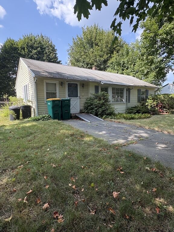 Property Photo:  8 Boyd Rd  MA 01801 