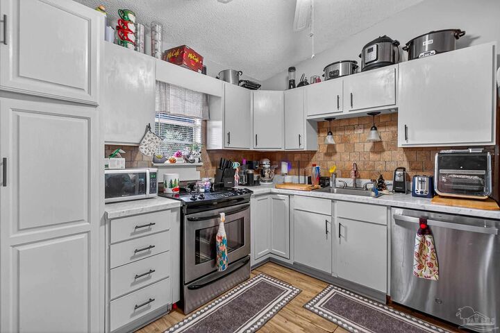 Property Photo: 4801 Sierra Dr A FL 32526