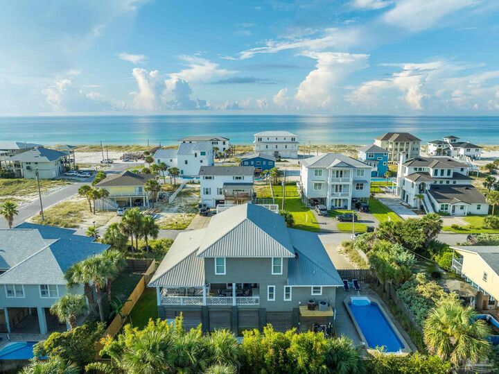 Property Photo:  713 Maldonado Dr  FL 32561 
