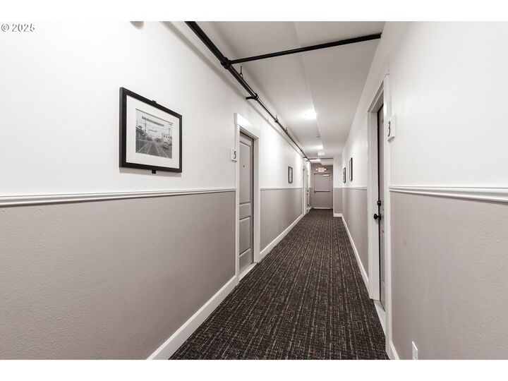 Property Photo: 708 N Killingsworth St 5 OR 97217