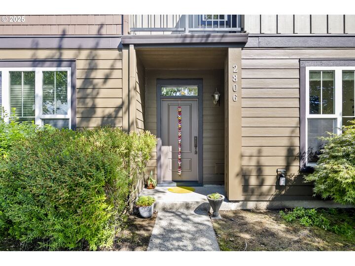 Property Photo: 2806 SE 15th Ave SE OR 97202