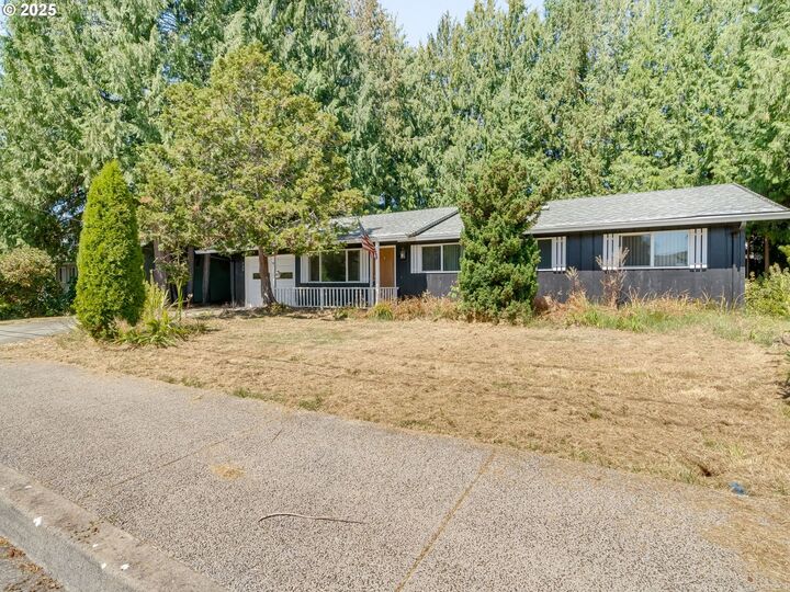 Property Photo: 539 E 7th St WA 98629