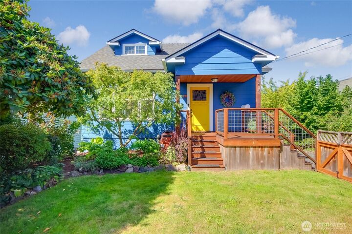 8605  Wallingford Avenue N  Seattle WA 98103 photo