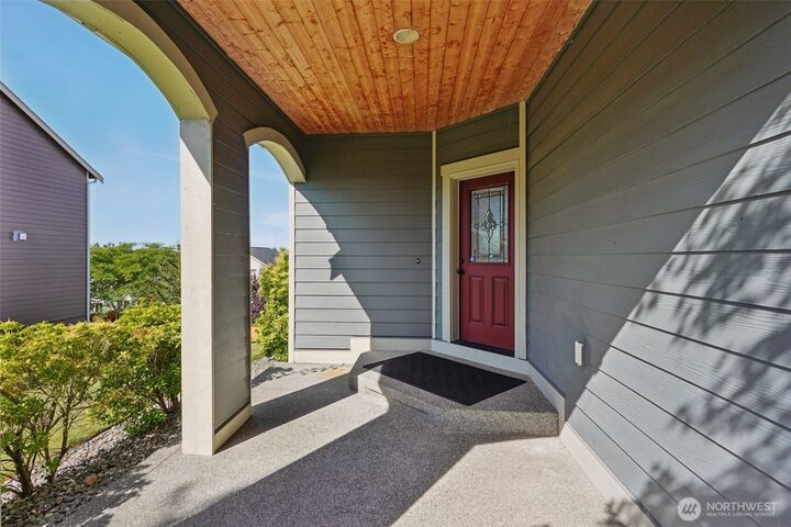 Property Photo:  6723  Quincy Avenue SE  WA 98092 