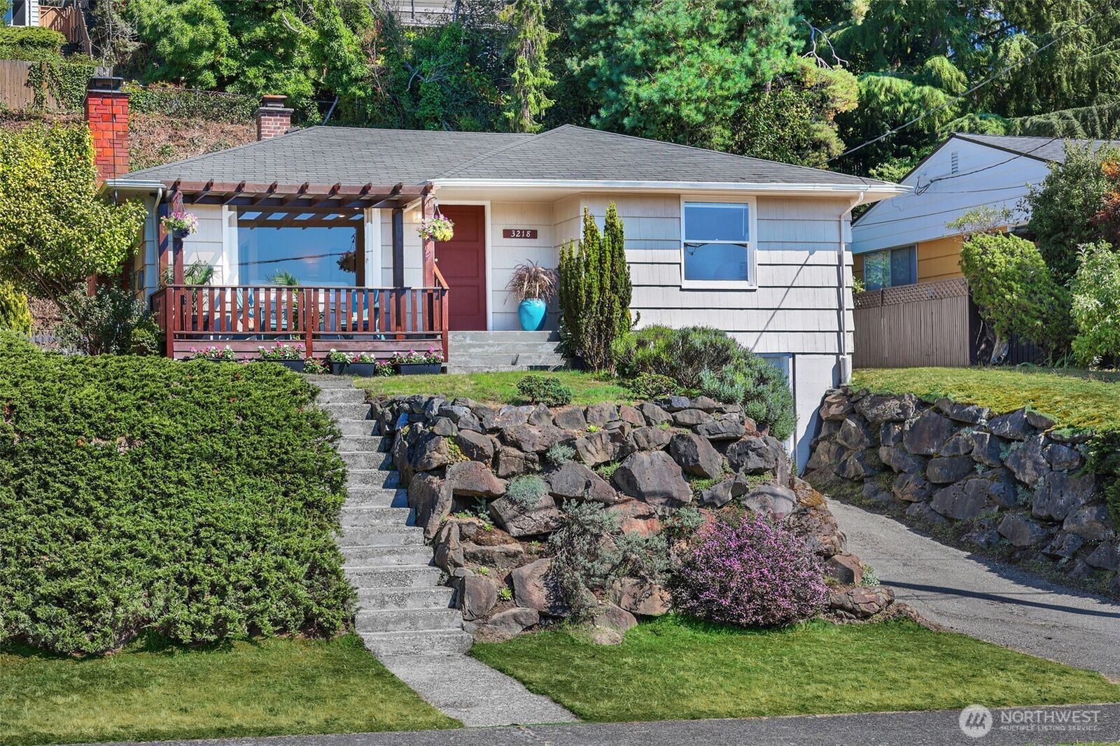 Property Photo: 3218 31st Avenue W WA 98199