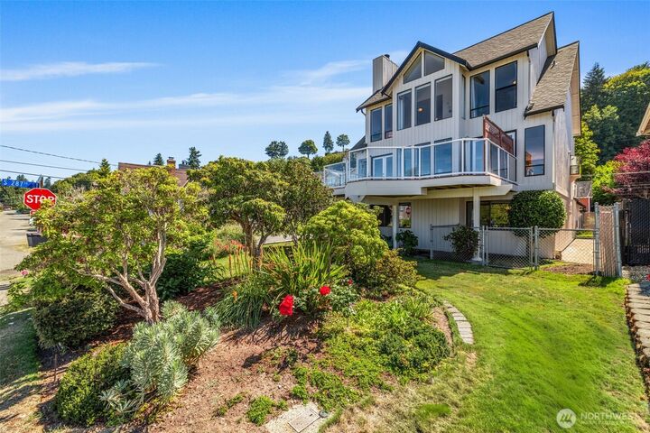 Property Photo: 415 S 287th Street WA 98198