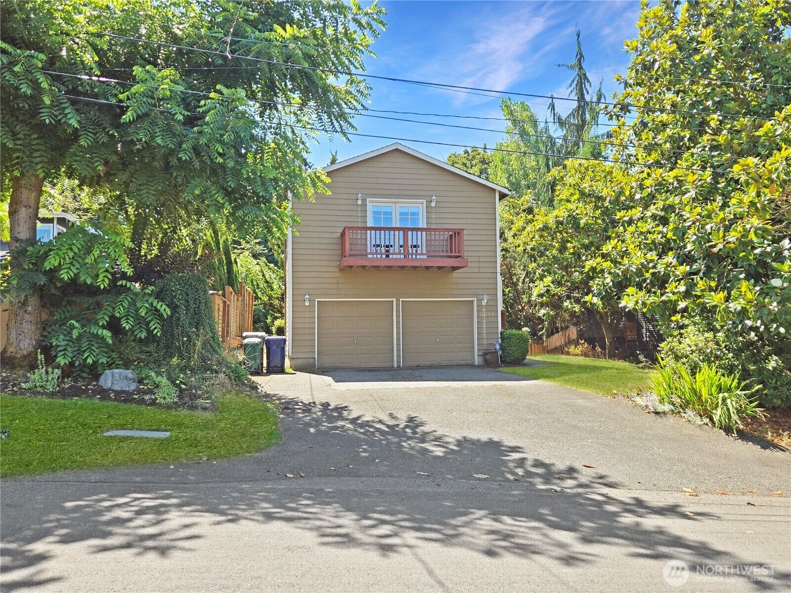Property Photo:  10253 NE 64th Street  WA 98033 