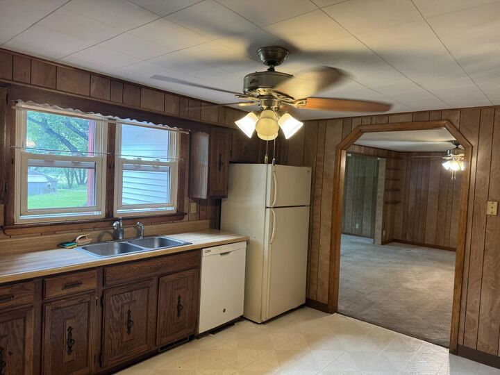 Property Photo: 1826 Leonard Road IL 61109