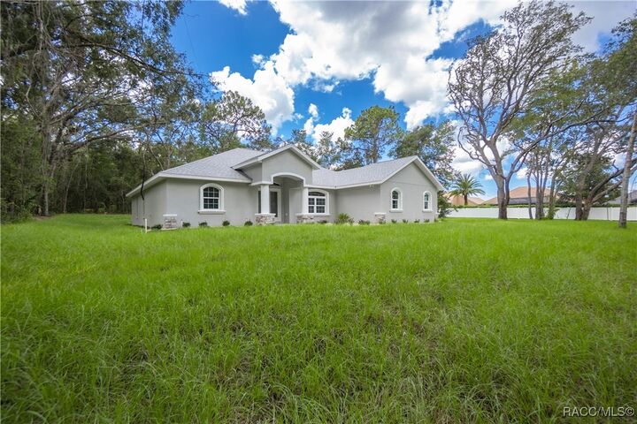 Property Photo:  921 N Jill Avenue  FL 34442 