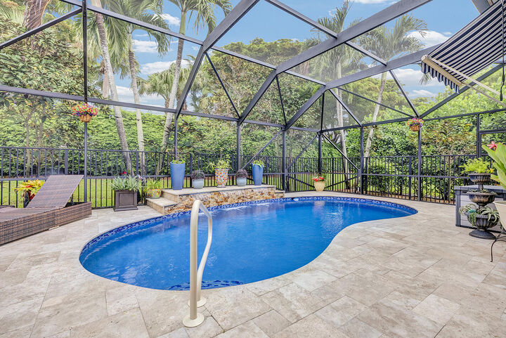 Property Photo: 8604 Cobblestone Point Circle FL 33472