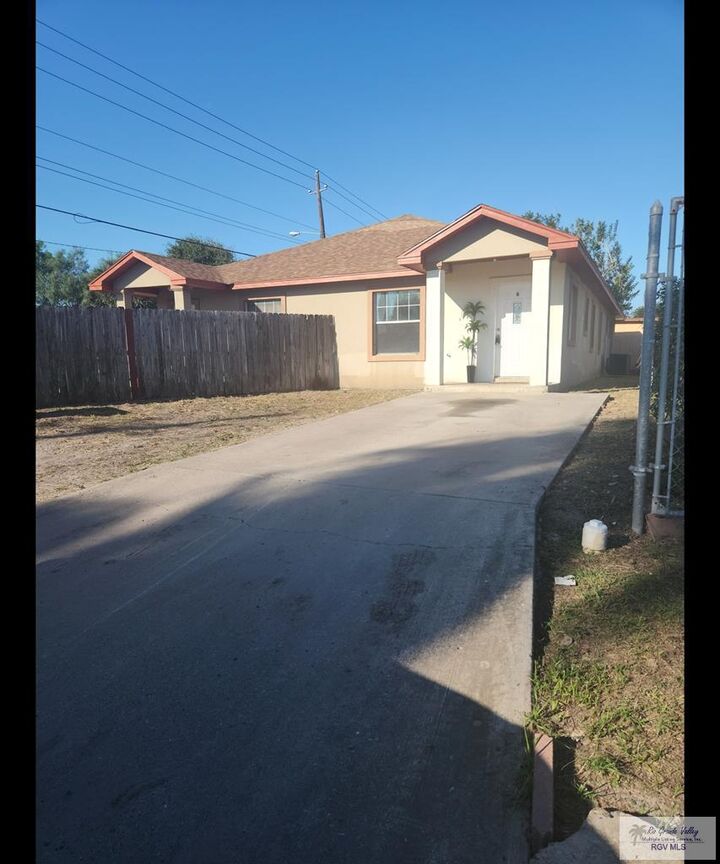 Property Photo: 1803 Turqueza Dr. B TX 78521