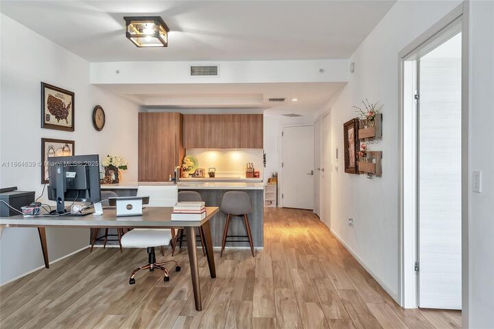 Property Photo: 801 S Miami Ave 1708 FL 33130