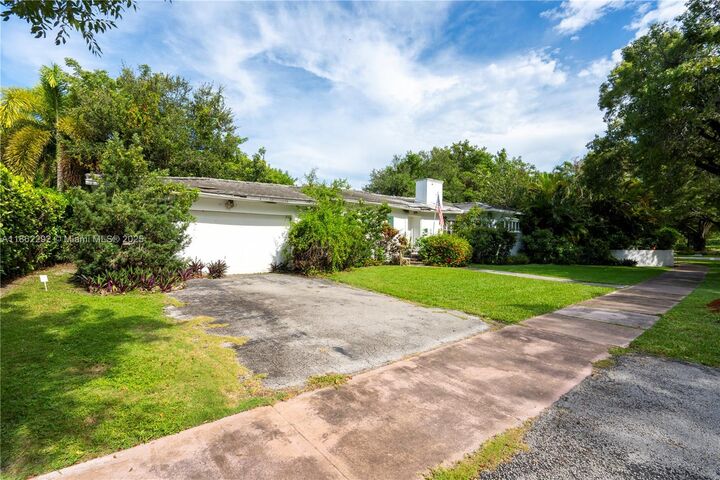 Property Photo: 3807 Durango St FL 33134