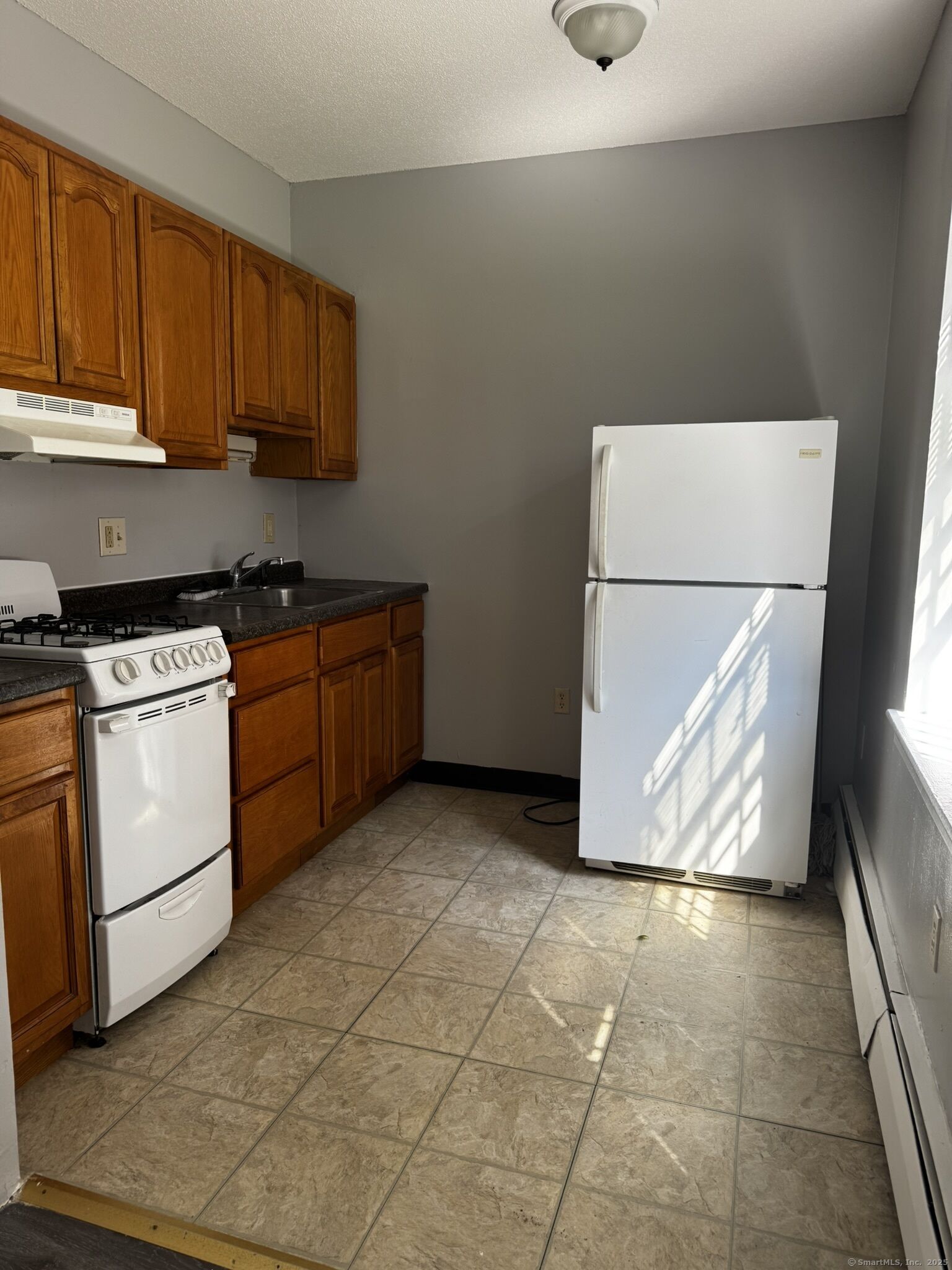 Property Photo:  27 Congress Street 103  CT 06114 