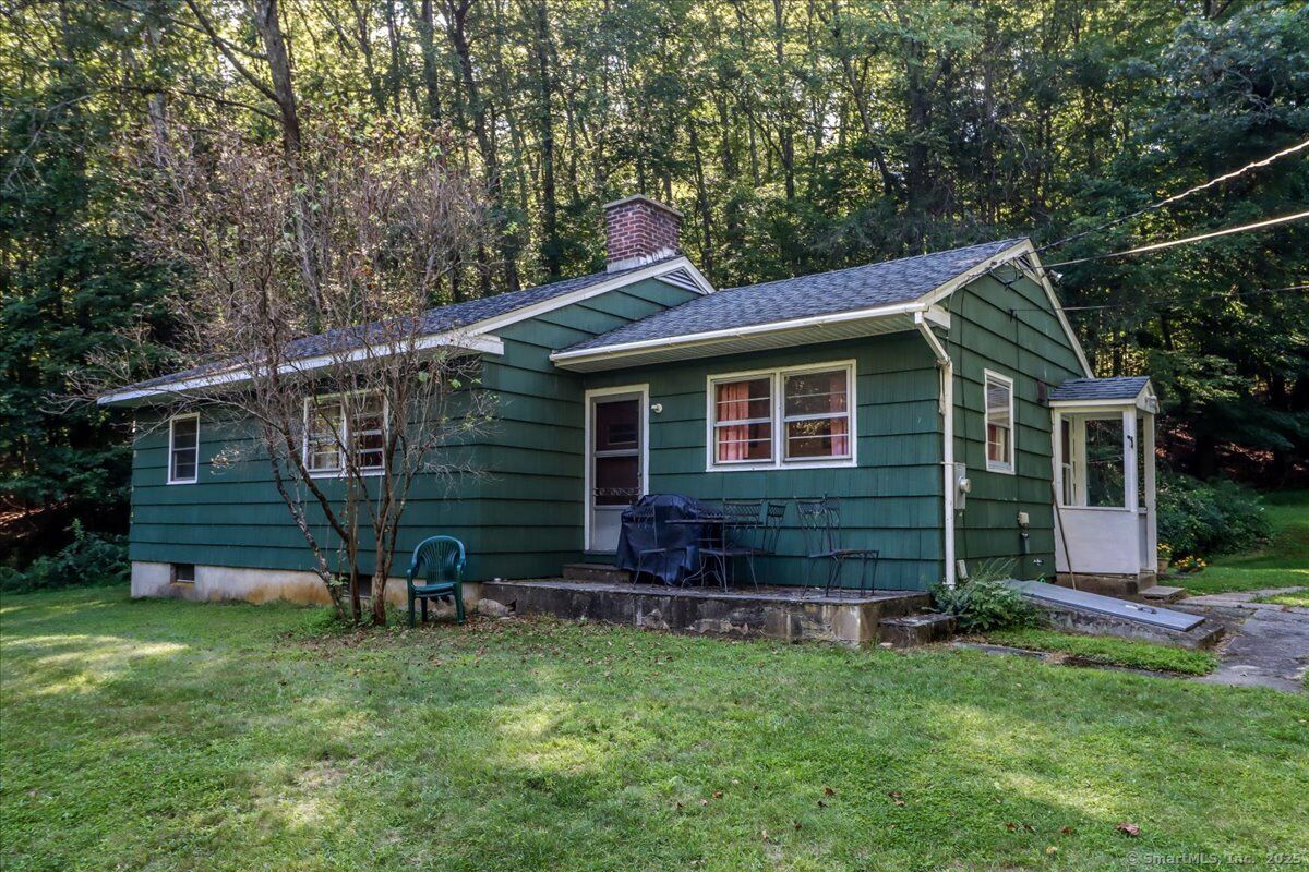 Property Photo:  15 Connelly Road  CT 06776 