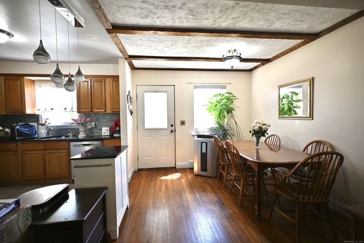 Property Photo:  15 Madison Street Apt F9  CT 06854 