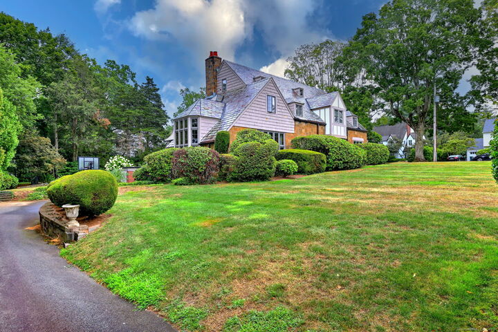 Property Photo:  124 Churchill Road  CT 06517 
