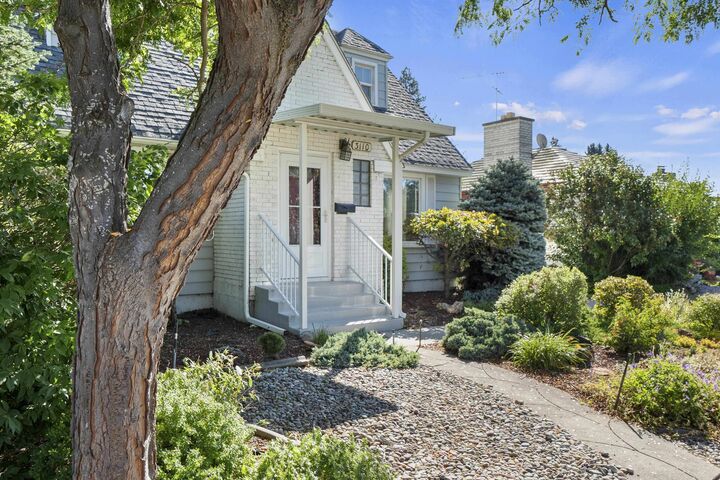Property Photo: 3110 N Sheridan Ct WA 99205