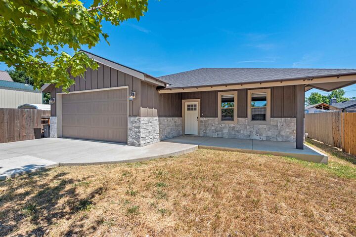 Property Photo: 4308 N Avalon Rd WA 99216