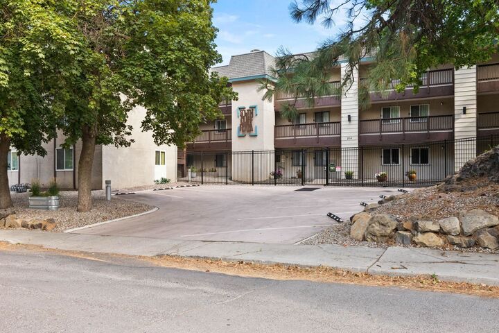 Property Photo: 214 W 6th Ave Apt 106 WA 99204