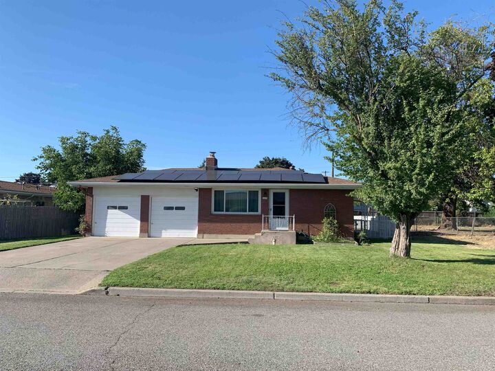 Property Photo: 8409 E Nora Ave WA 99212